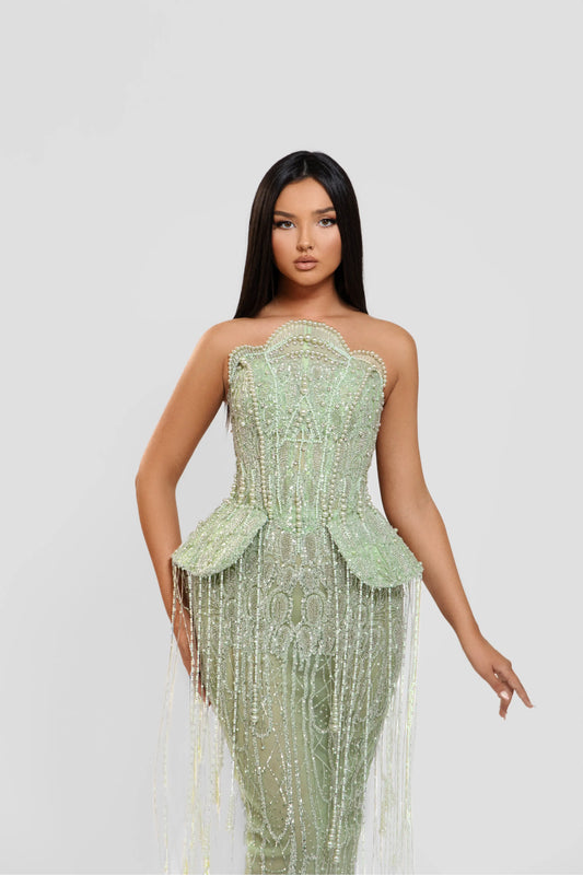 10 Steps to Finding the Perfect Strapless Prom Dress