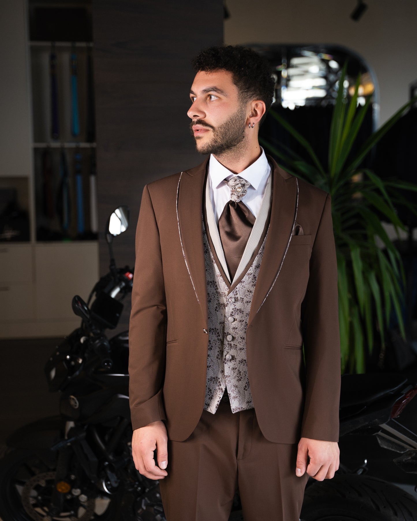 Bronze majesty suit