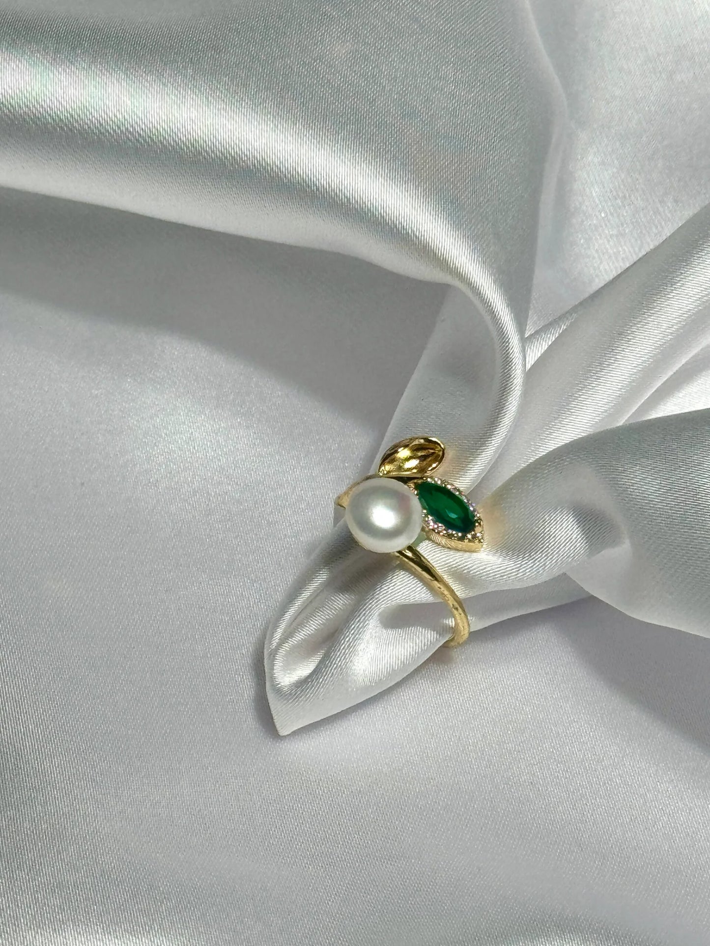 Emerald Stone and Pearl Ring