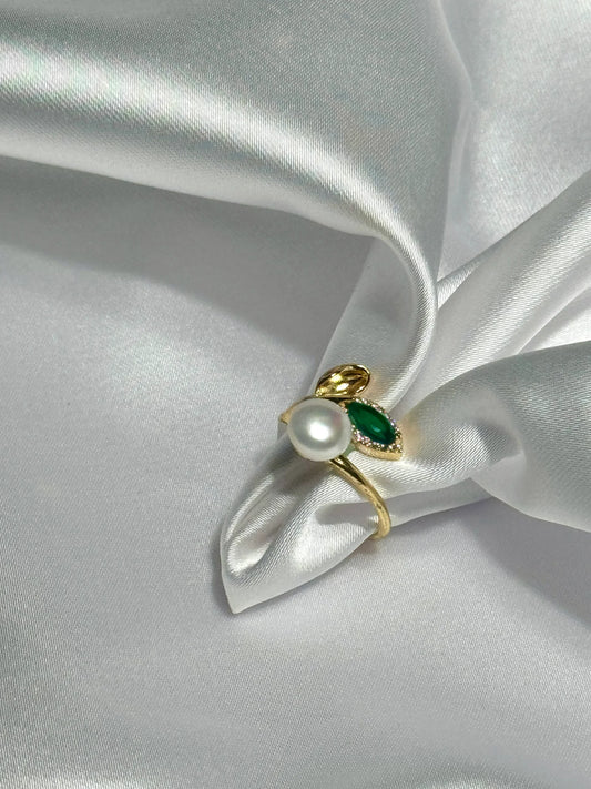 Emerald Stone and Pearl Ring