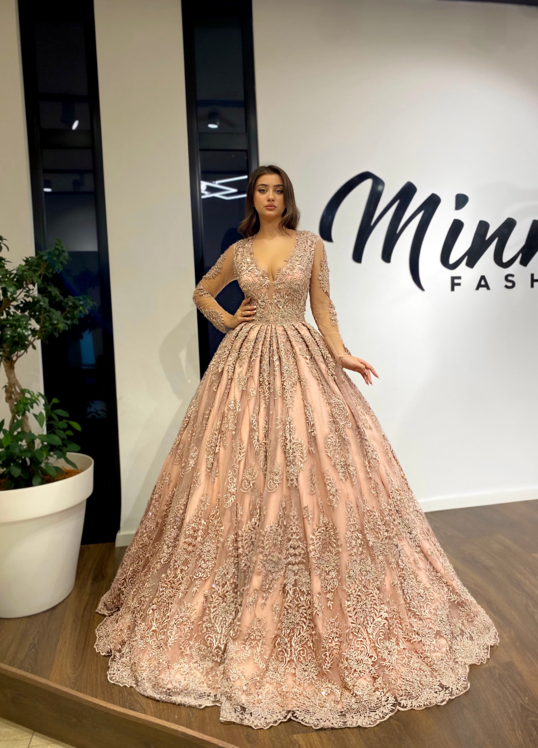 Royal gown - Minna Fashion